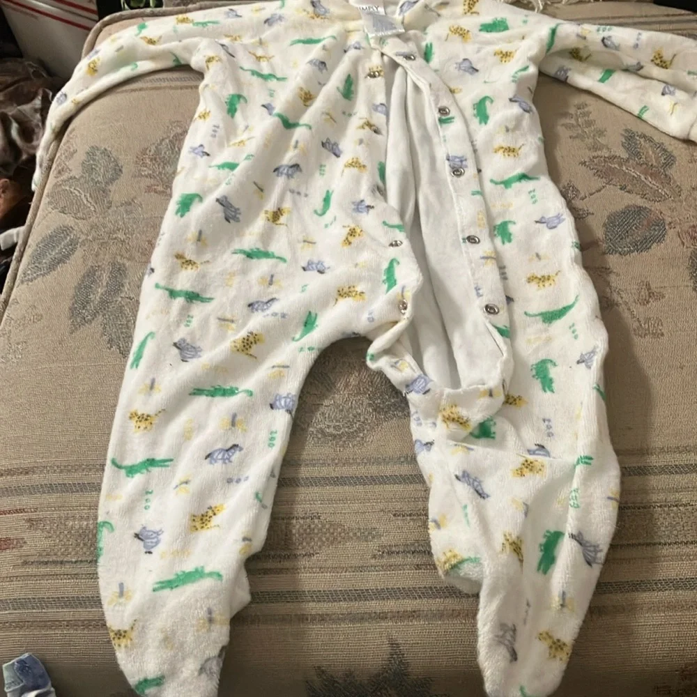 FINAL MARKDOWN Simply basic Terry infant footed one piece 6-9 months